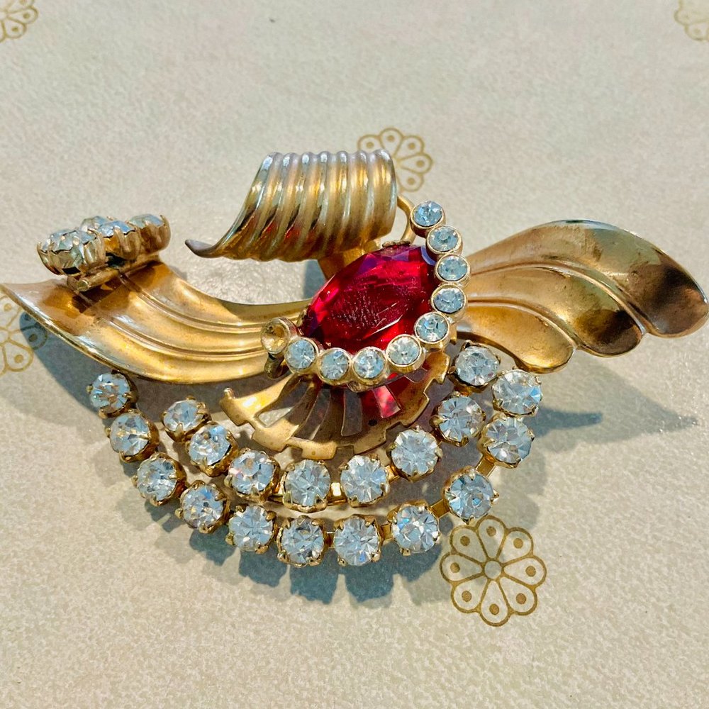 Retro Ruby Red & Gold Tone Rhinestone Brooch - Picture 5 of 10